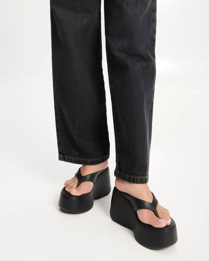 Free Thong Wedge