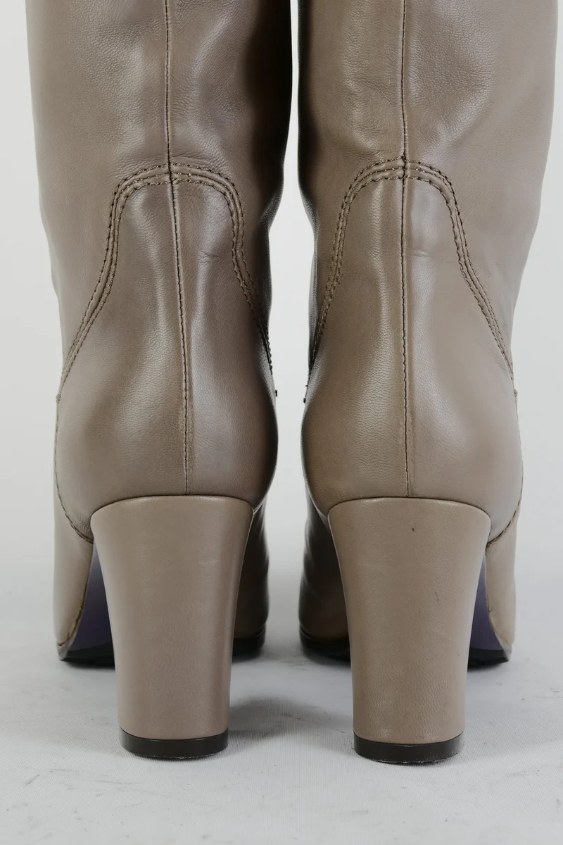 Hohe Stiefel Leder schlamm