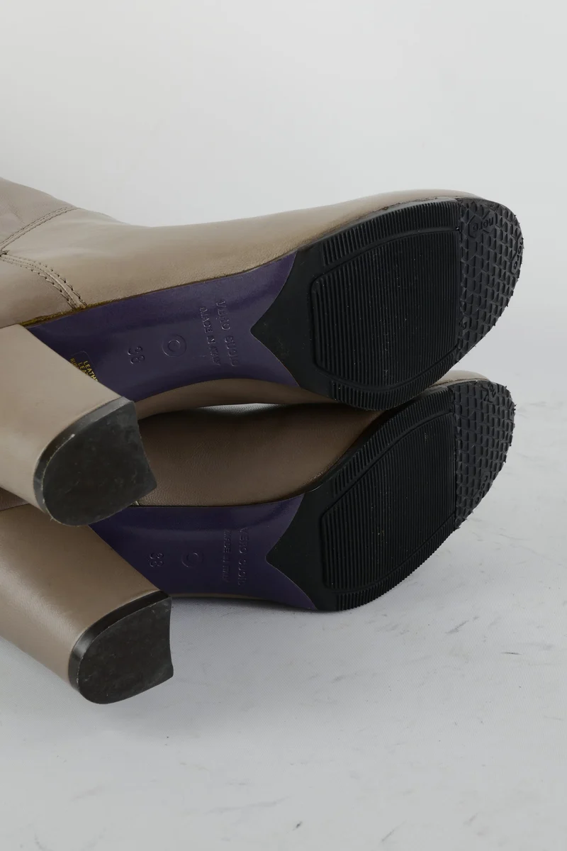 Hohe Stiefel Leder schlamm
