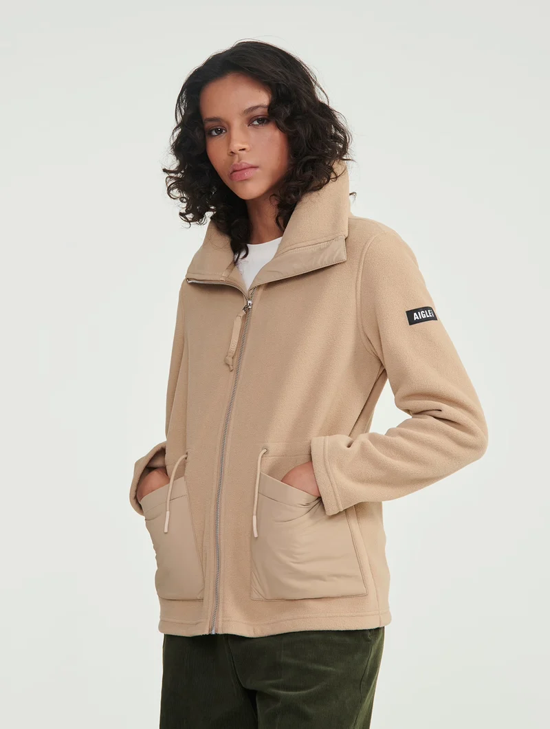 Fleecejacke mit taillierter Passform aus zwei Materialien