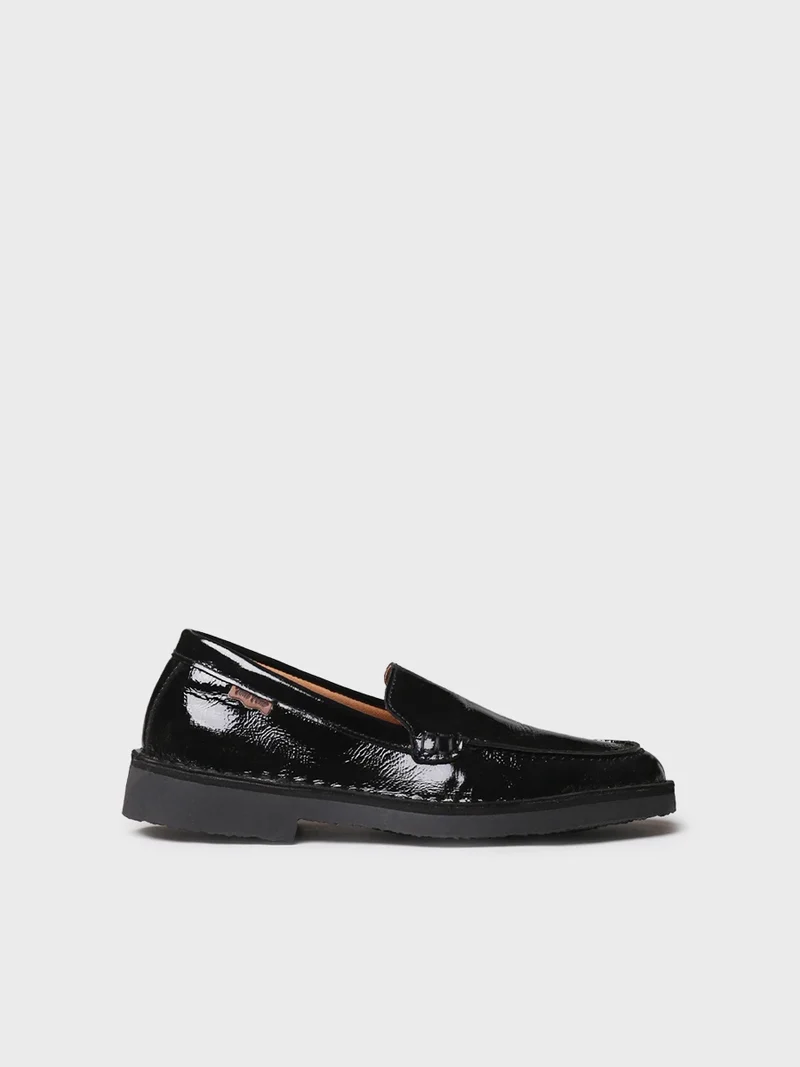 Mocasín en piel con acabado de charol para mujer | IVARS-CA