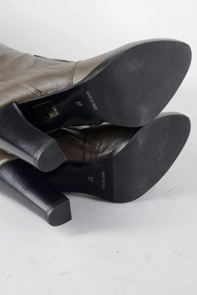 Hohe Stiefel Leder graubraun