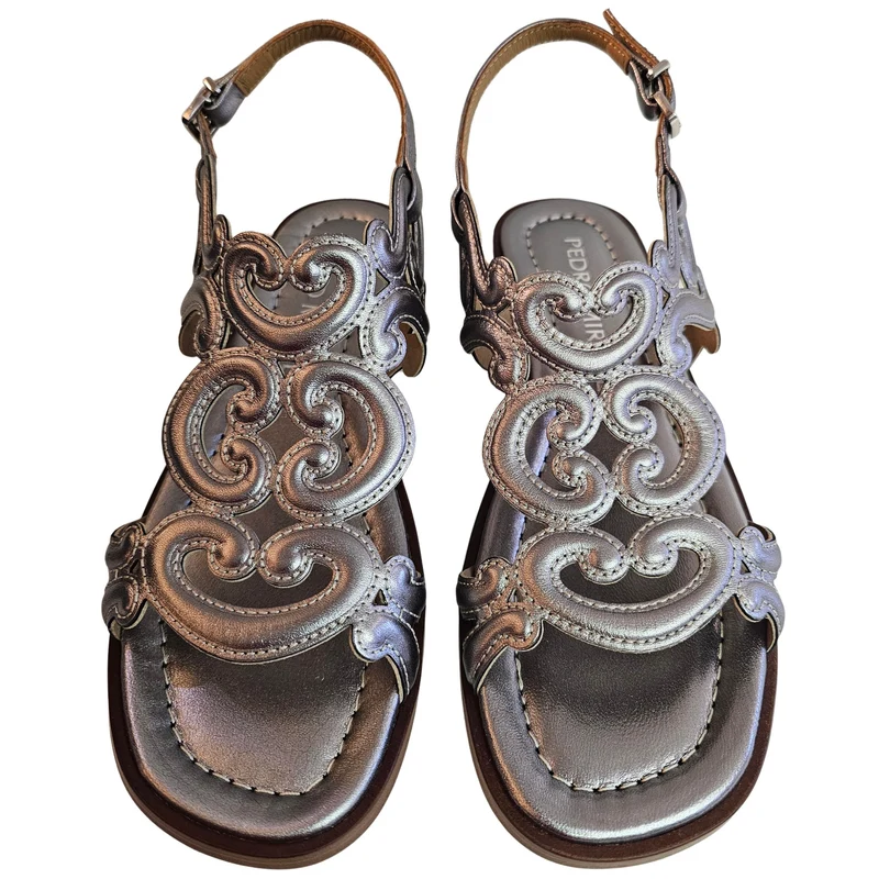 Pedro Miralles, flache Sandalette in Platin