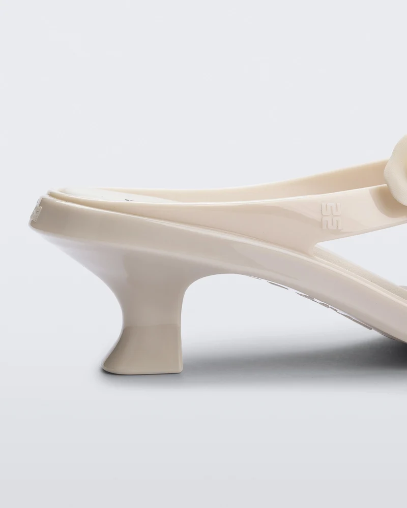 Kitten Heel Petals