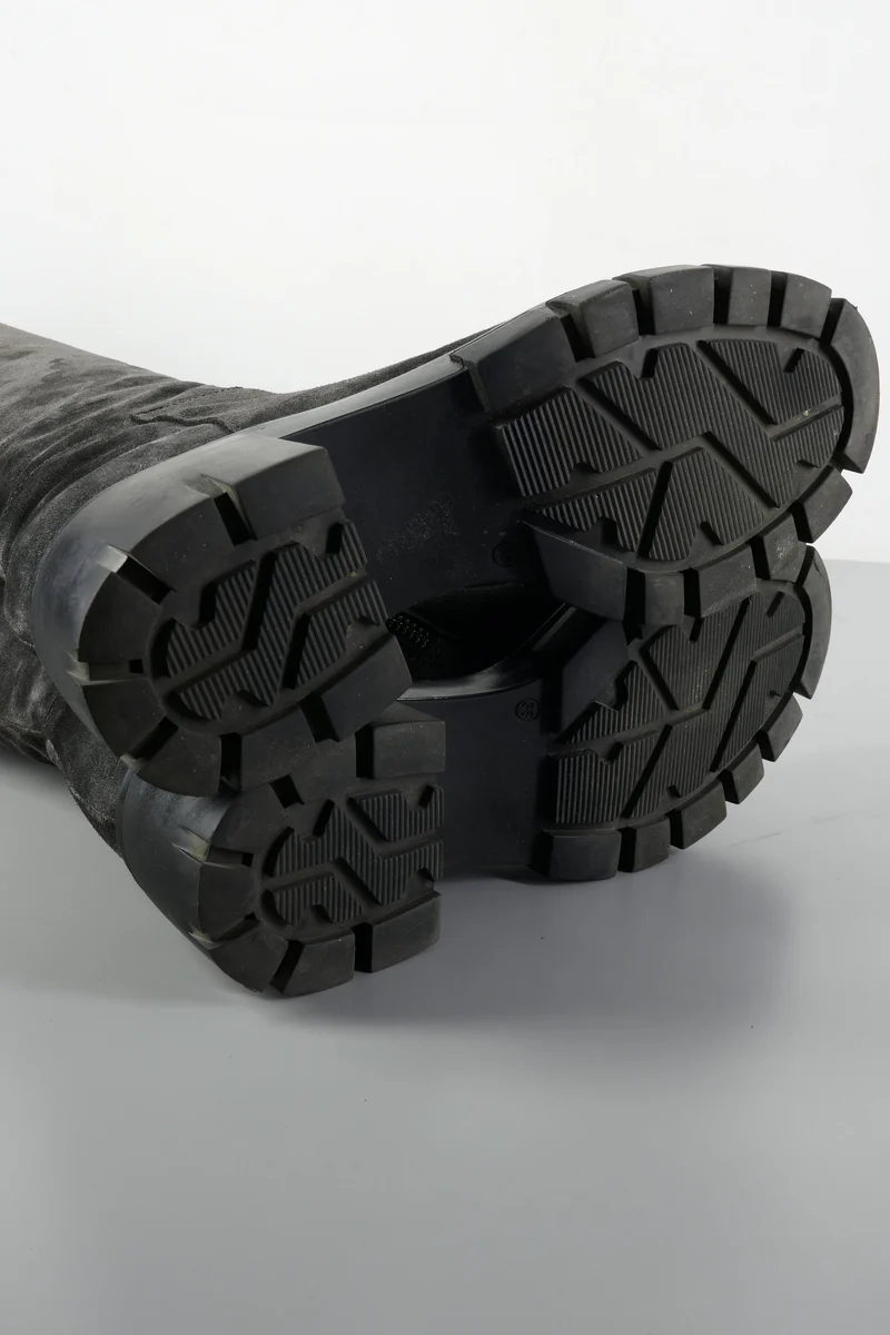 Hohe Stiefel Wildleder grau