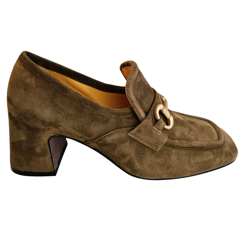 Mara Bini, Loafer aus Wildleder in Camel mit mattgoldener Zierschnalle