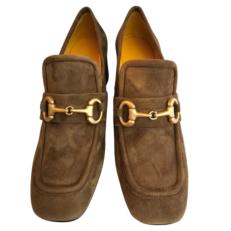 Mara Bini, Loafer aus Wildleder in Camel mit mattgoldener Zierschnalle