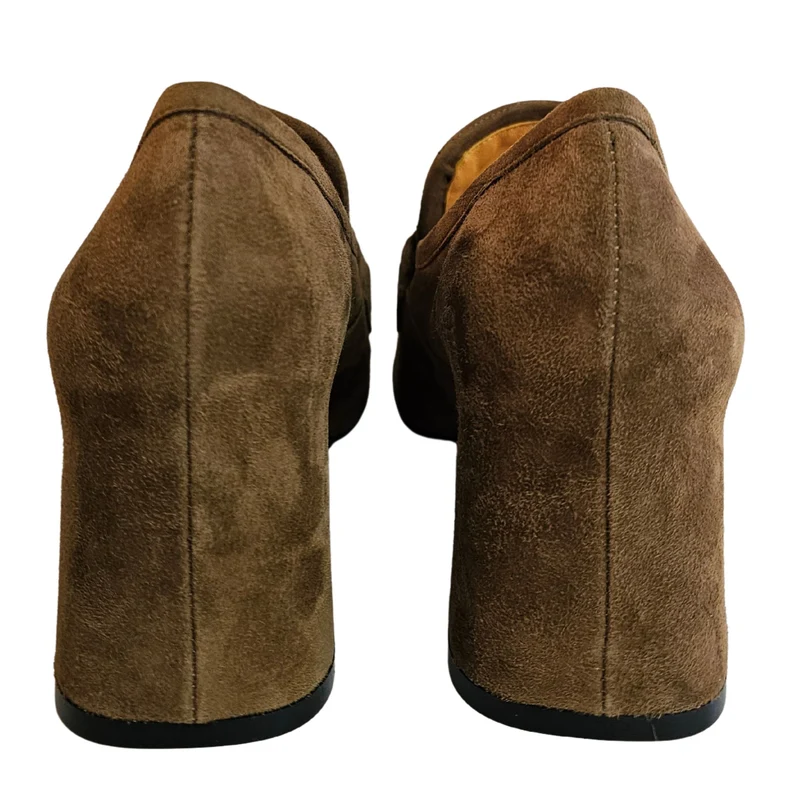 Mara Bini, Loafer aus Wildleder in Camel mit mattgoldener Zierschnalle