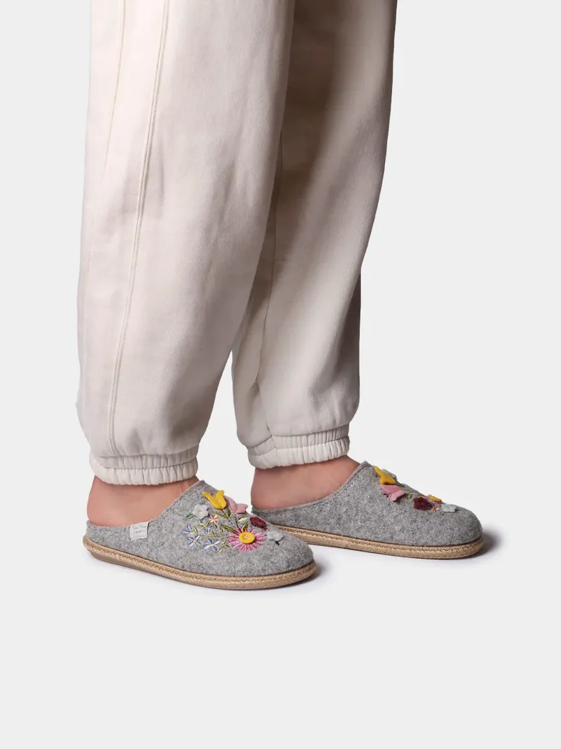 Slippers para mujer en fieltro con flores | DELI-EF