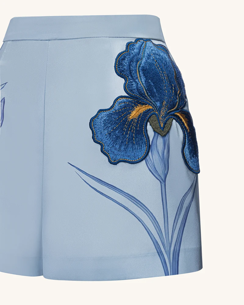Iris Bestickte maßgeschneiderte Shorts – Hellblau