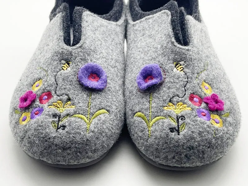 MayBe ® Flowers & Bees Booty vegan light grey