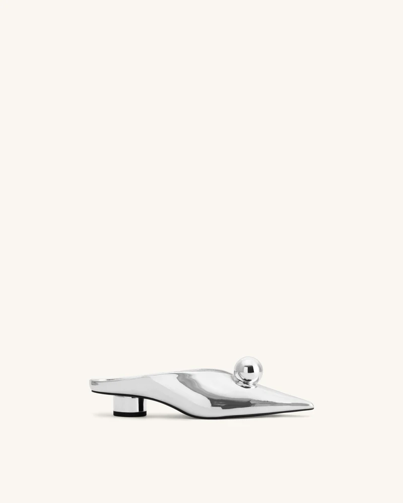 Helena Mules mit spitzer Kappe und Kugelverzierung - Silber