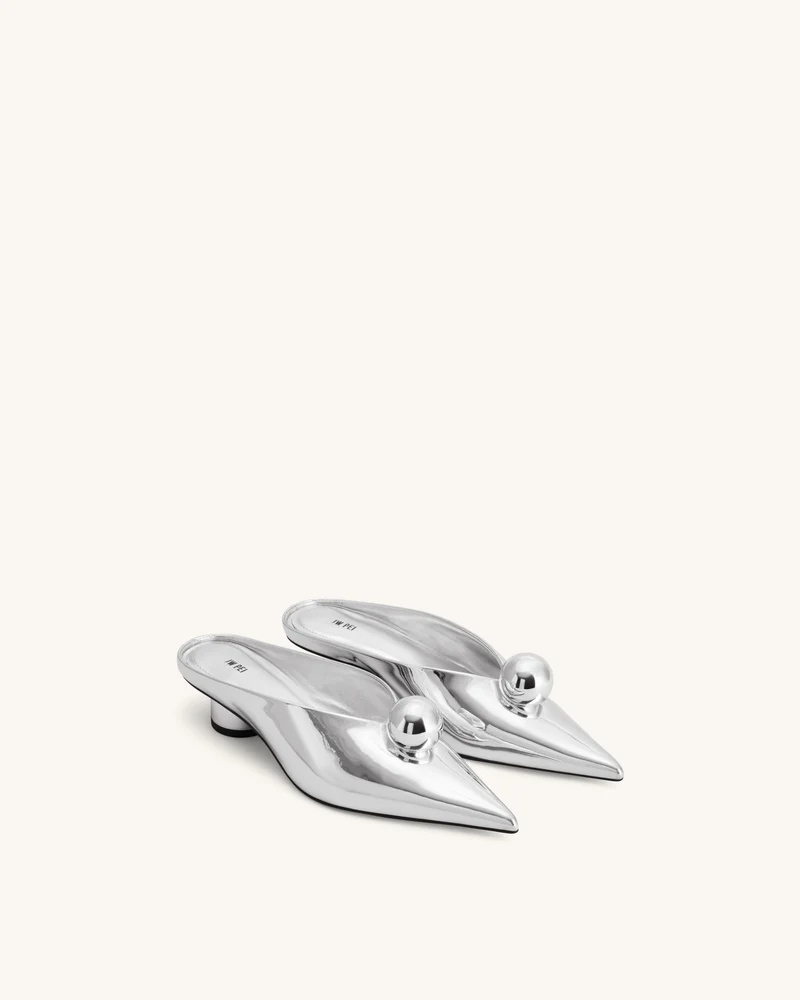 Helena Mules mit spitzer Kappe und Kugelverzierung - Silber
