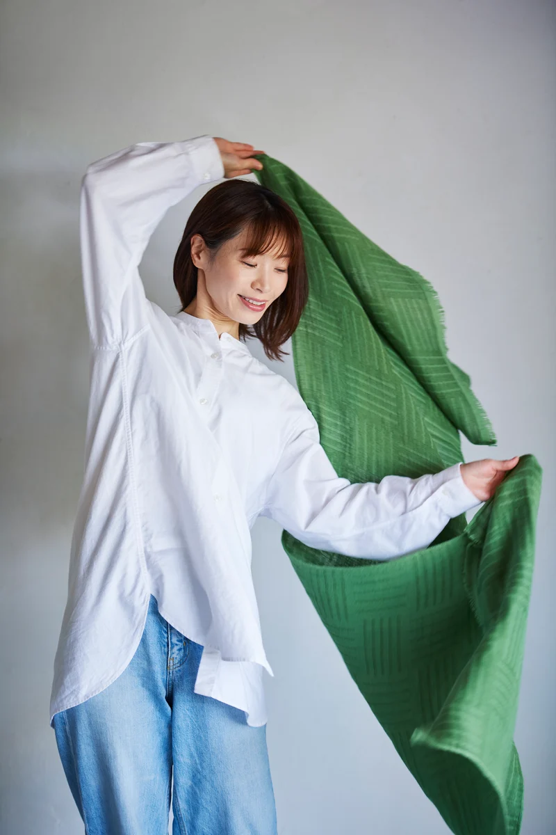 thies 1856 ® x Fukuroya Shizuku Stole vegan matcha dyed green