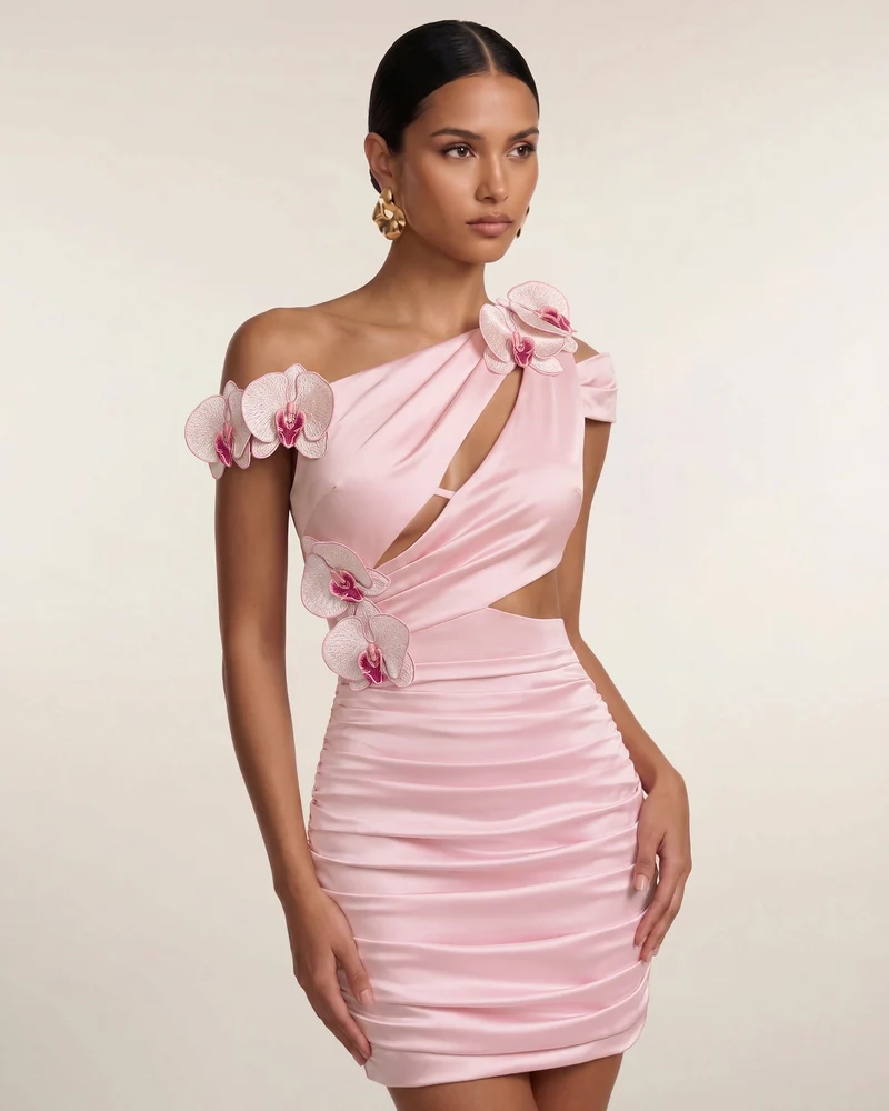 Gerafftes Cut-out-Minikleid mit Orchideen-Stickerei - Blush-Pink