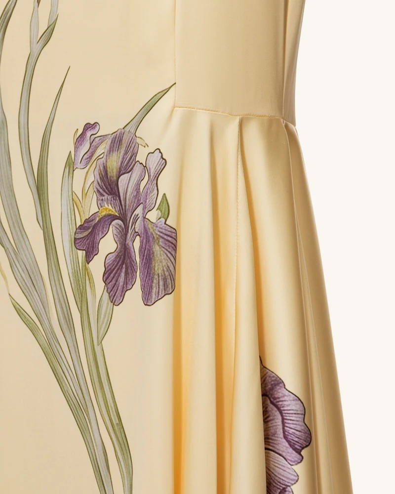 Iris Satin-Maxikleid im Meerjungfrauen-Stil mit Print – Pastellgelb