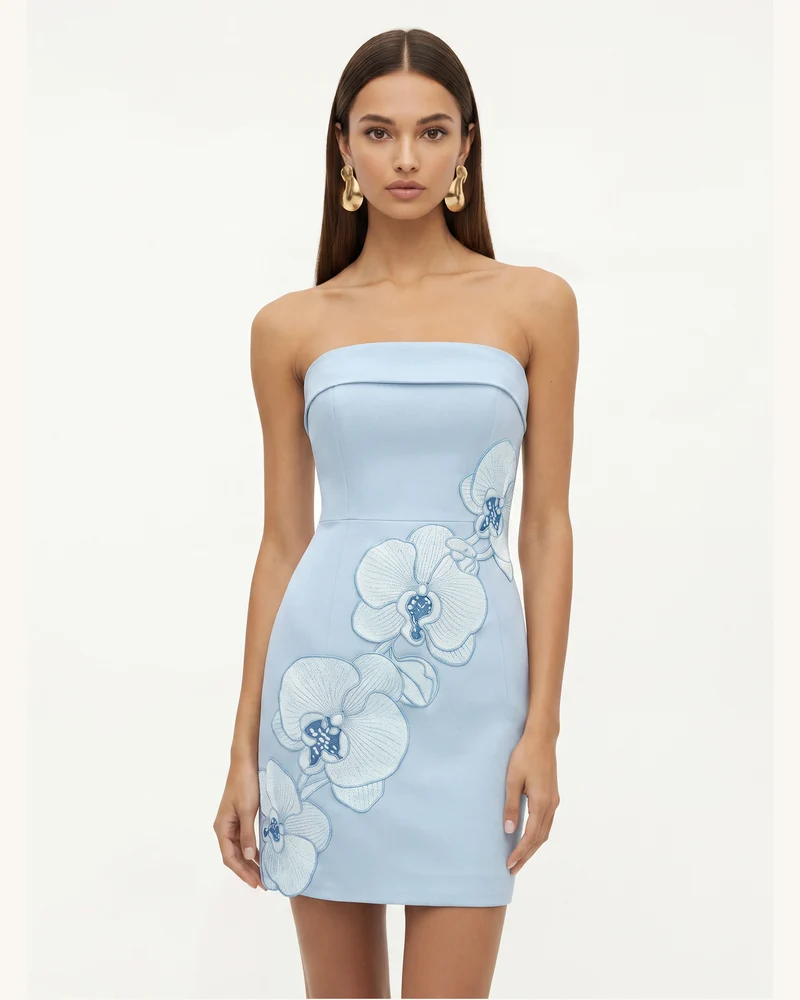 Trägerloses Etui-Midikleid mit Orchideen-Stickerei – Hellblau