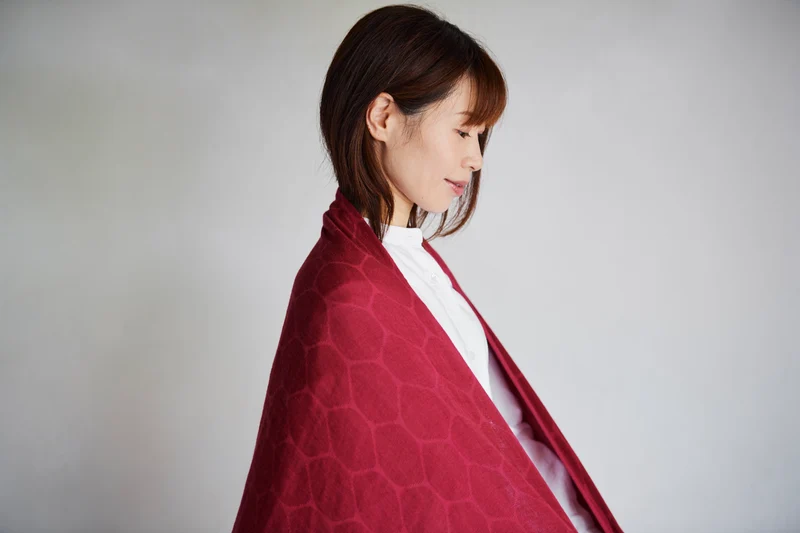 thies 1856 ® x Fukuroya Shizuku Stole vegan red wine dyed bordeaux