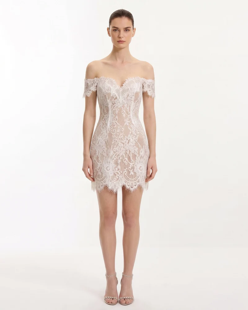 Off-Schulter-Minikleid aus Spitze - Weiß