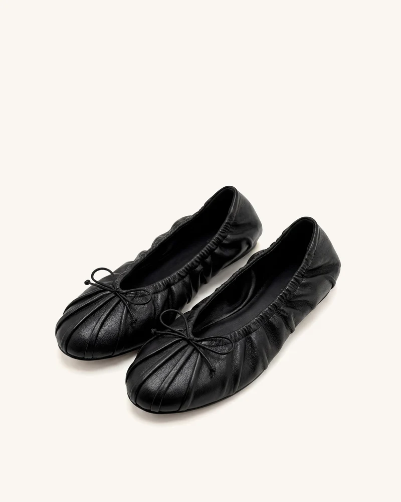Solenne Ballerinas mit Raffung und Kordelzug – Schwarz