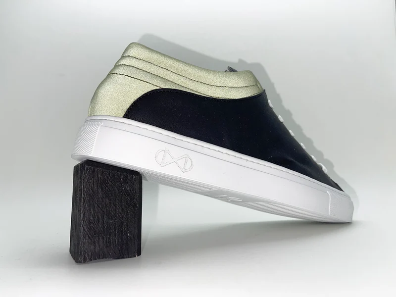 nat-2™ Sleek Low Fruit black cactus