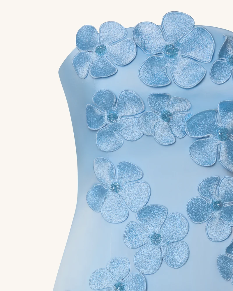 Langes Kleid mit Blumenstickerei - Blau