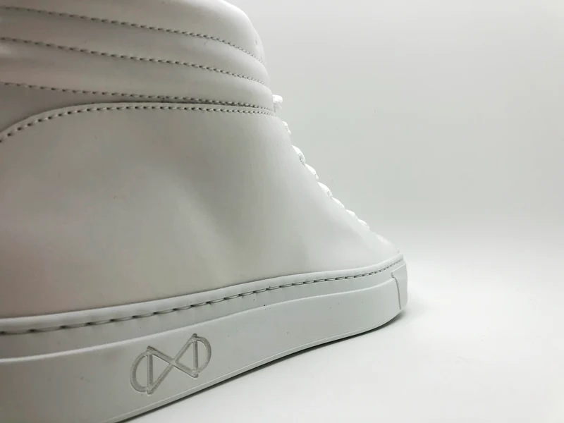 nat-2™ Sleek vegan white reflective