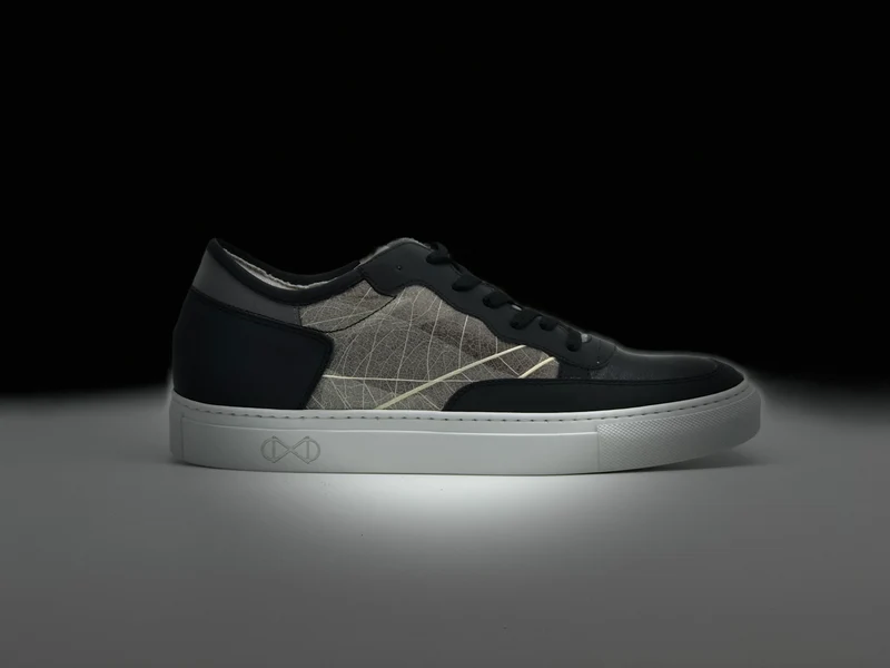 nat-2™ Skeleton leaves white black reflective