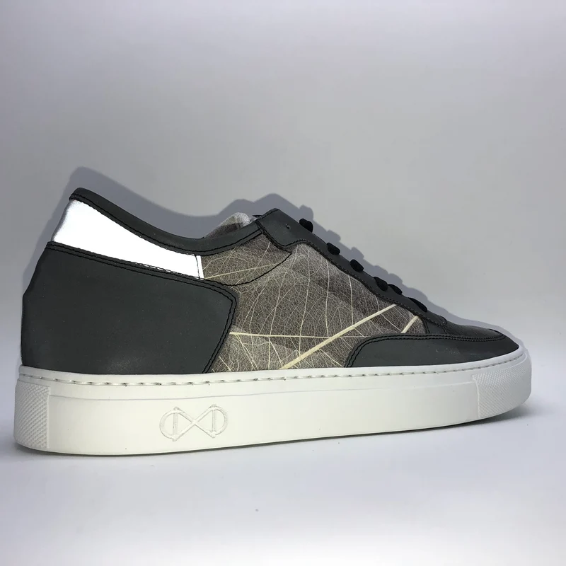 nat-2™ Skeleton leaves white black reflective