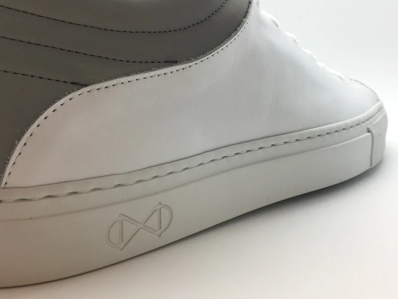 nat-2 Sleek™ Low white reflective