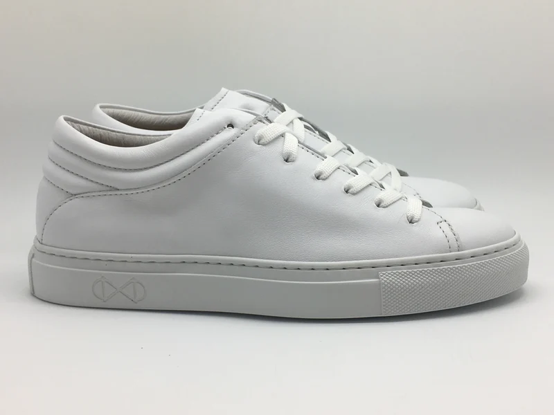 nat-2™ Sleek Low all white