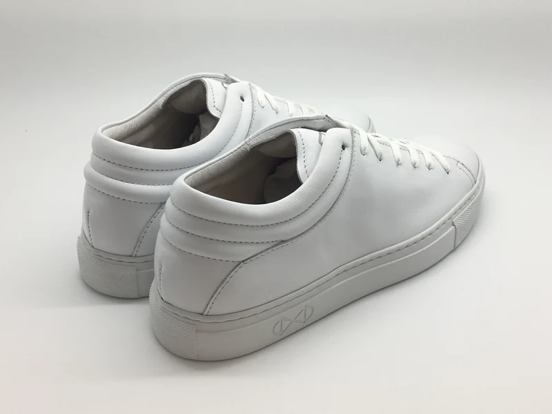 nat-2™ Sleek Low all white
