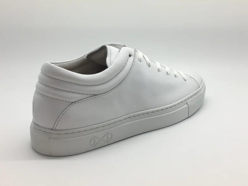 nat-2™ Sleek Low all white