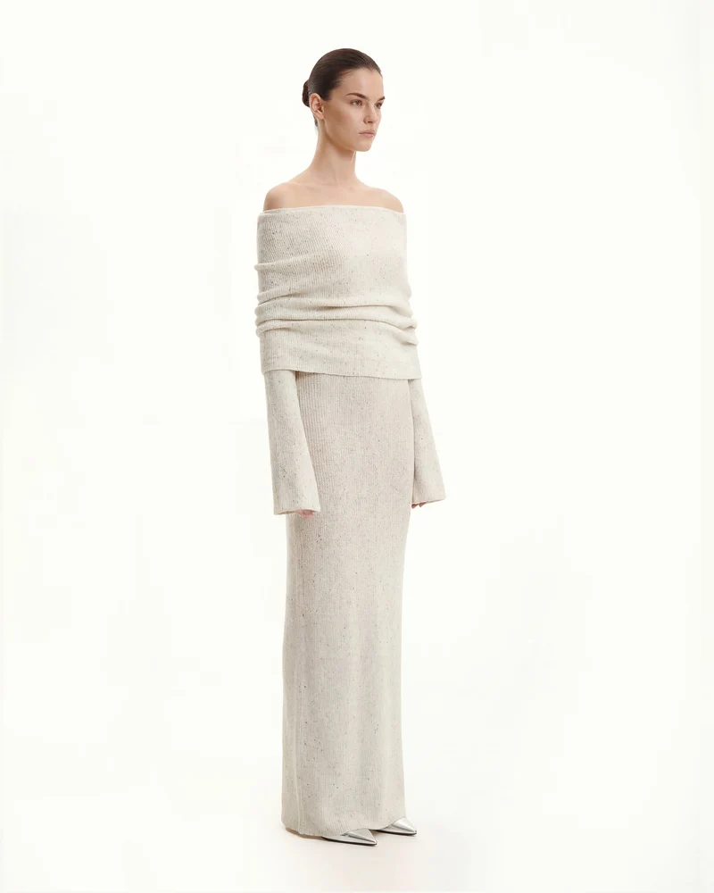 Knit Maxikleid mit schulterfreiem Ausschnitt - Creme