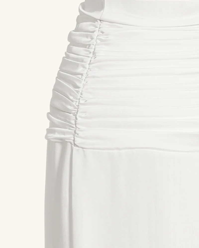 Satin Gerafftes Maxikleid mit Wasserfallausschnitt - Weiß