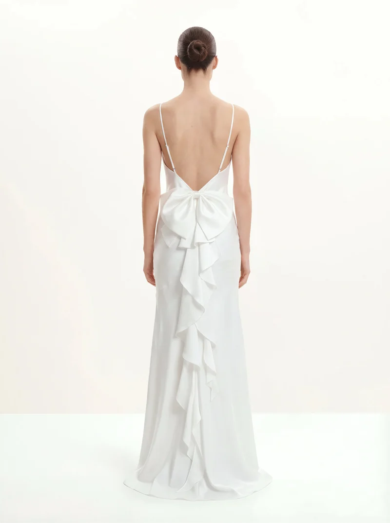 Satin Maxikleid mit Wasserfallausschnitt und Rückenschleife - Weiß