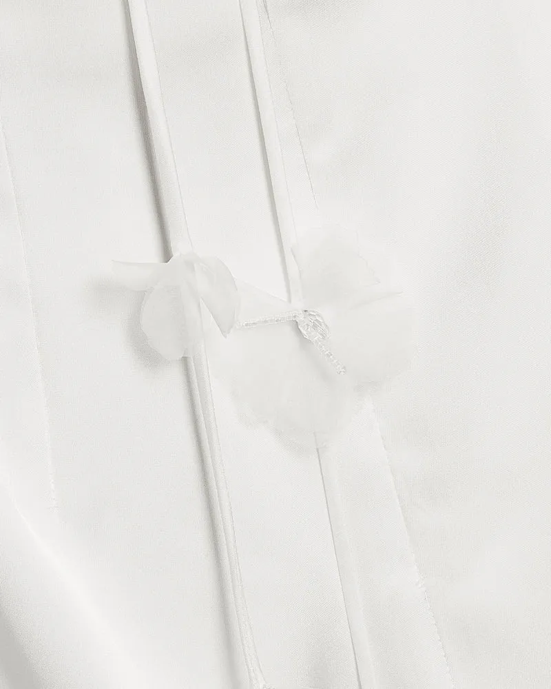 Satin Träger-Maxikleid mit Blumenbändern - Weiß