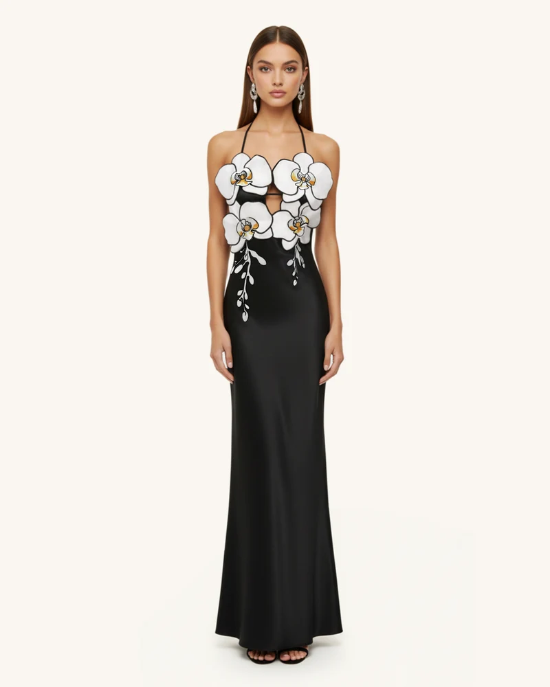 Orchideenbesticktes Kleid – Schwarz/Weiß