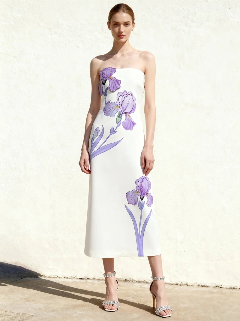 Iris Trägerloses A-Linien Maxi-Kleid mit Blumendruck – Weiß