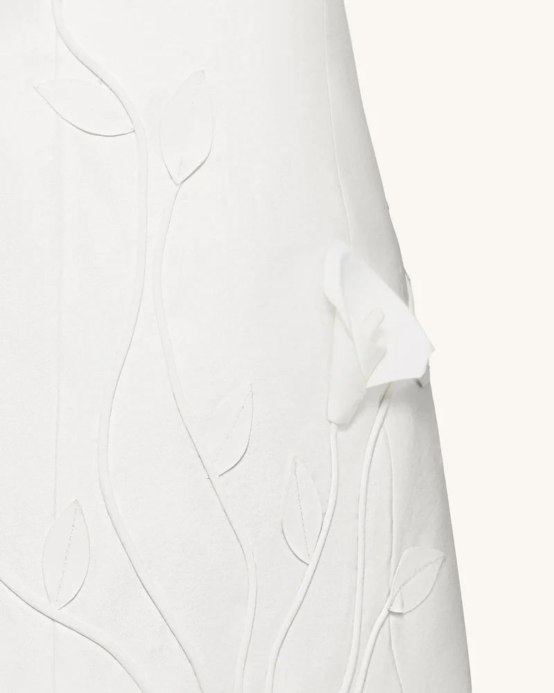 Trägerloses Mini-Kleid mit 3D-Rankenblumen – Weiß