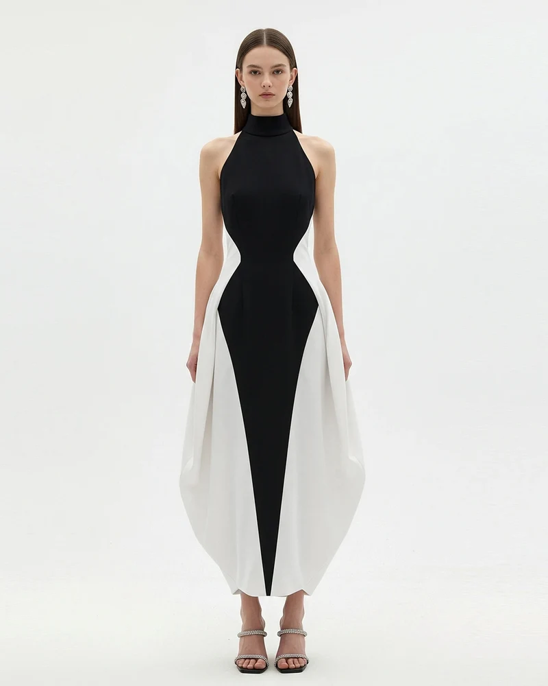 Monochrom Geteiltes Maxi-Kleid – Schwarz