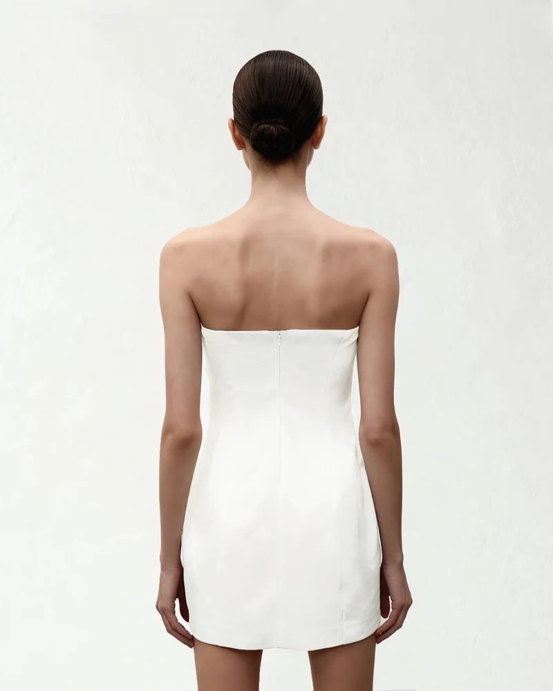 Trägerloses Kleid mit Orchideen-Applikation - Weiß
