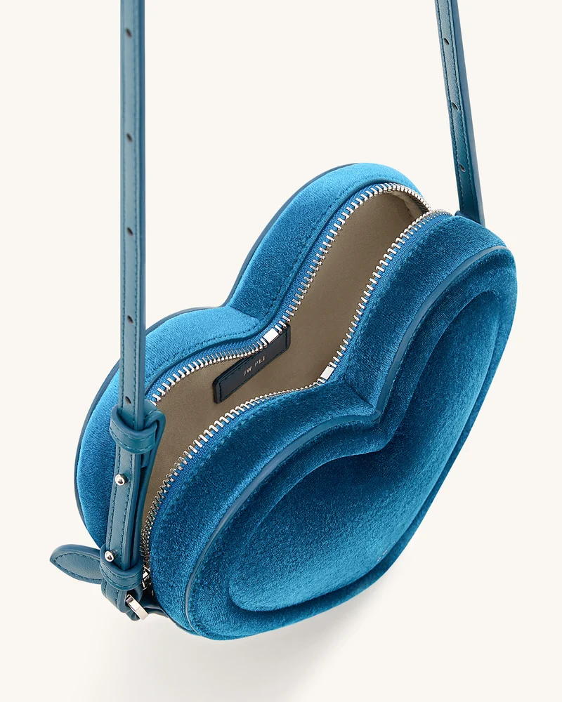 Arlene Herzförmige Tasche aus Samt – Blau