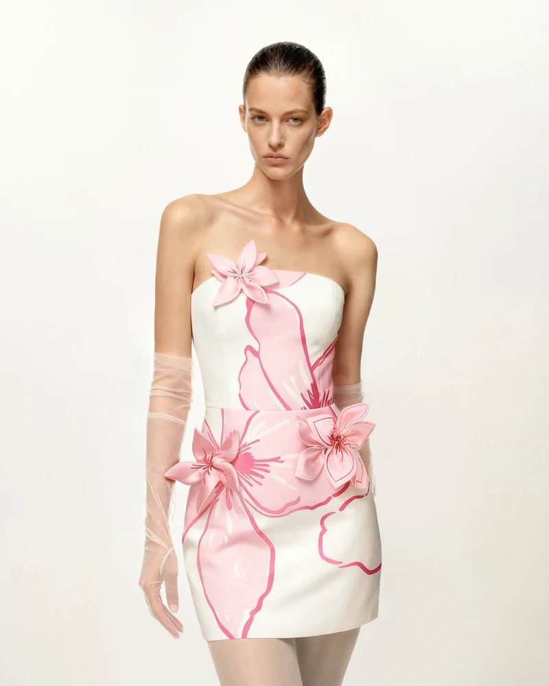 Minikleid mit rosa Blumenapplikationen – Weiß/Rosa