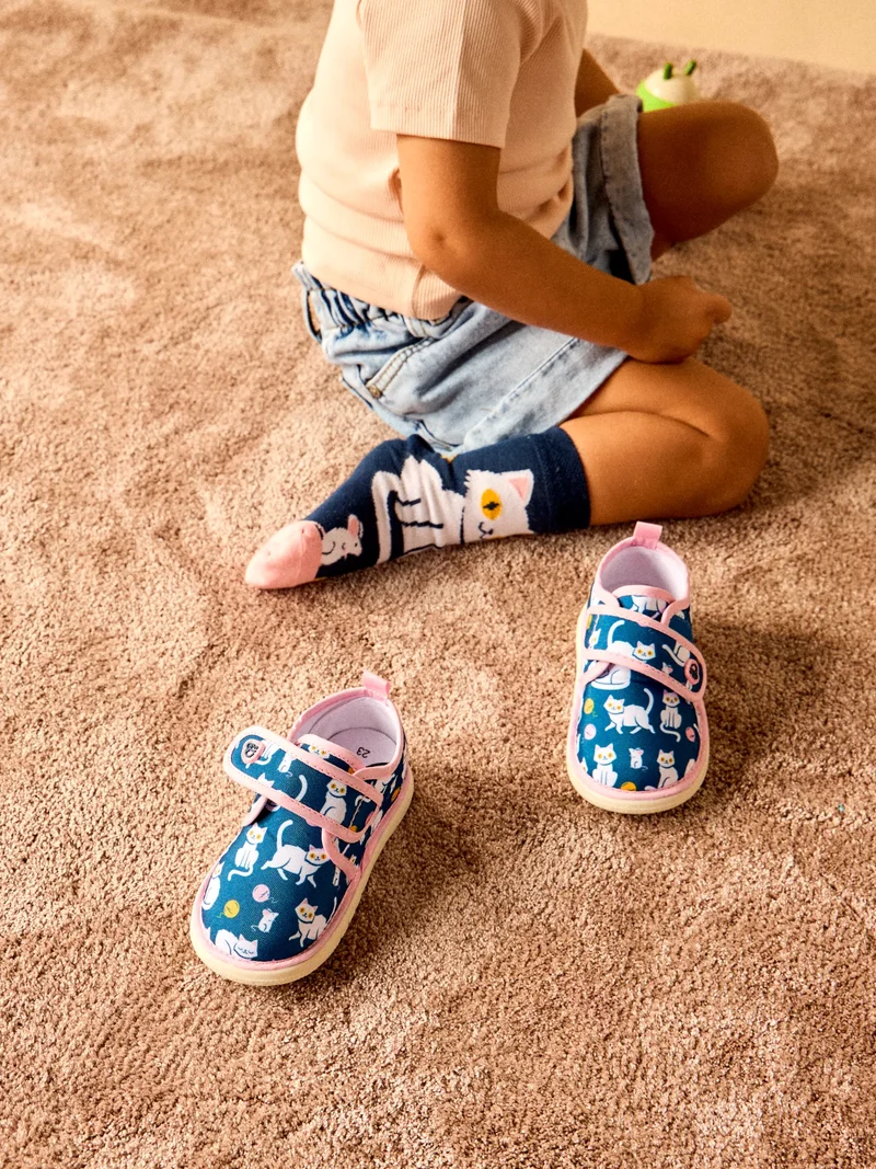 Lustige Hausschuhe für Babys Verspieltes Kätzchen