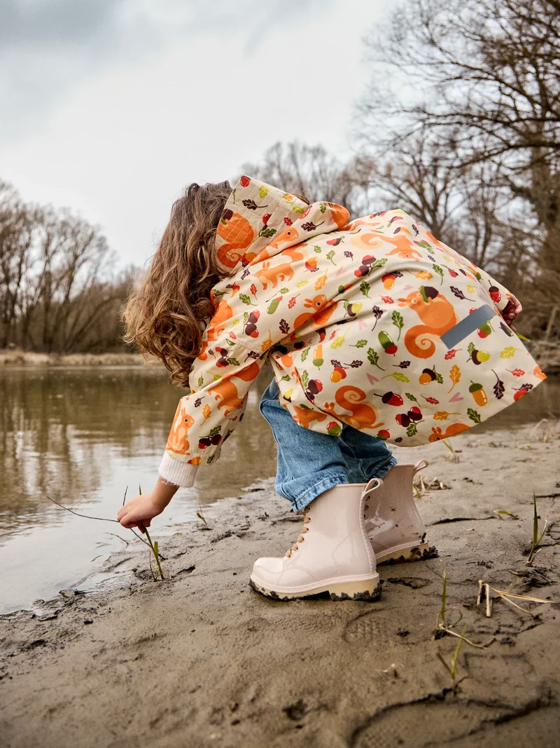 Lustiger Regenmantel für Kinder Eichhörnchen und Nüsse