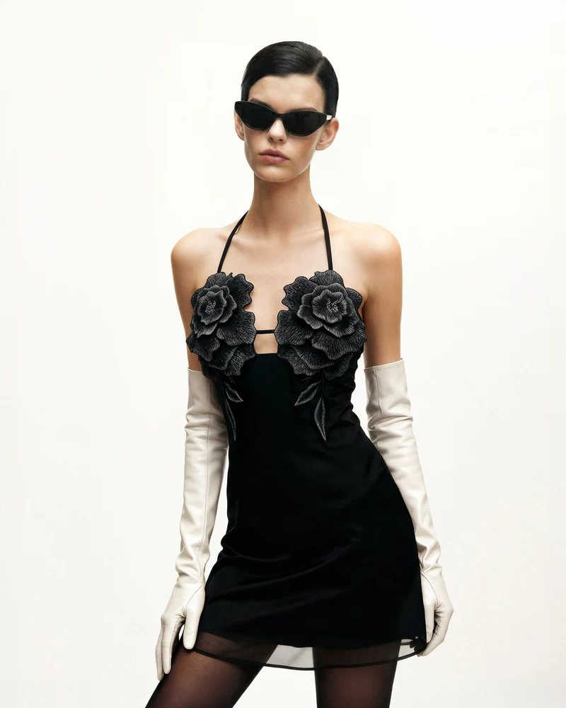 Blumen besticktes Minikleid - Schwarz