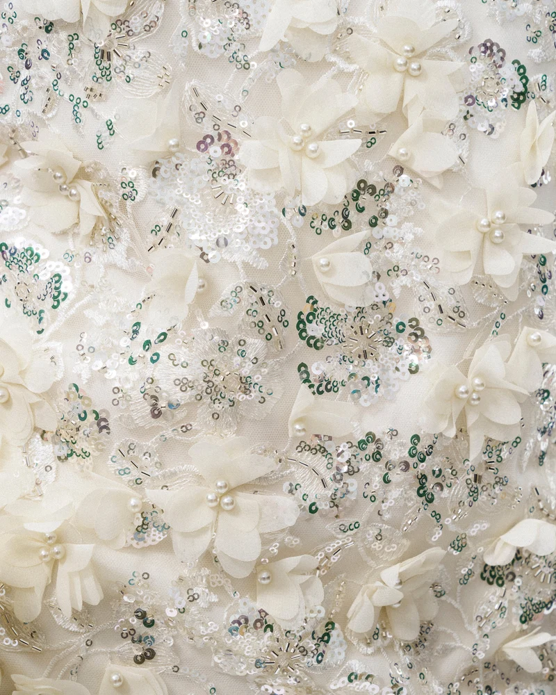 Galadriel 3D-Blumen-Pailletten-Maxikleid – Weiß