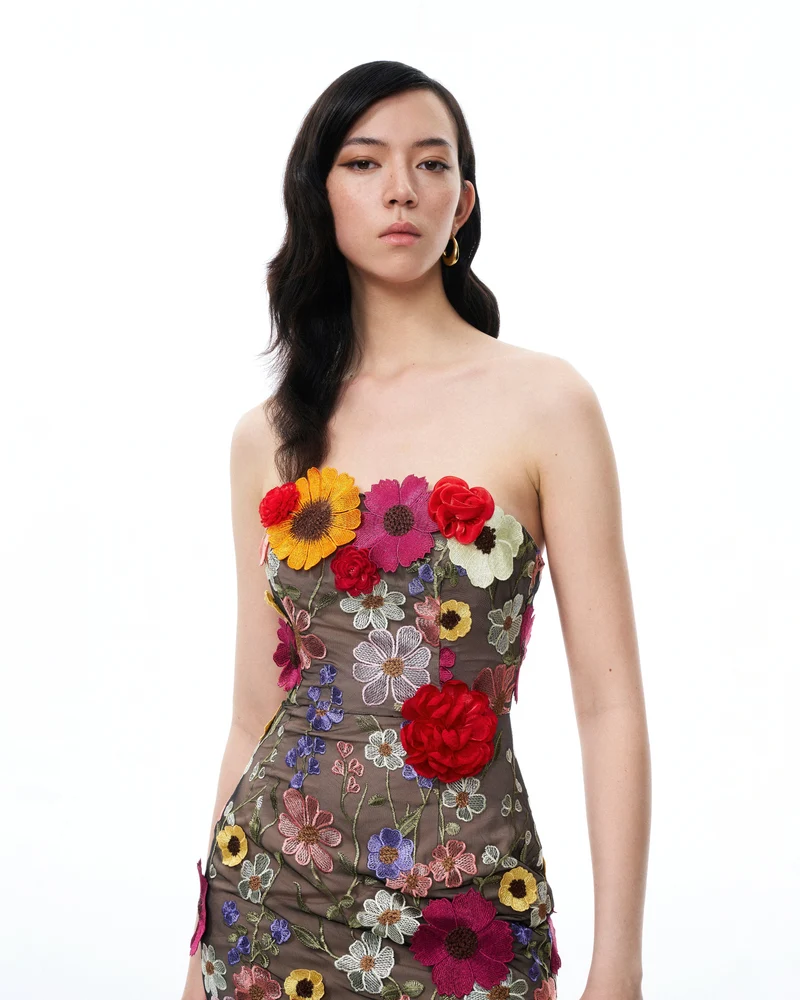 Isolde 3D-Blumenstickerei-Maxikleid – Schwarz Mehrfarbig
