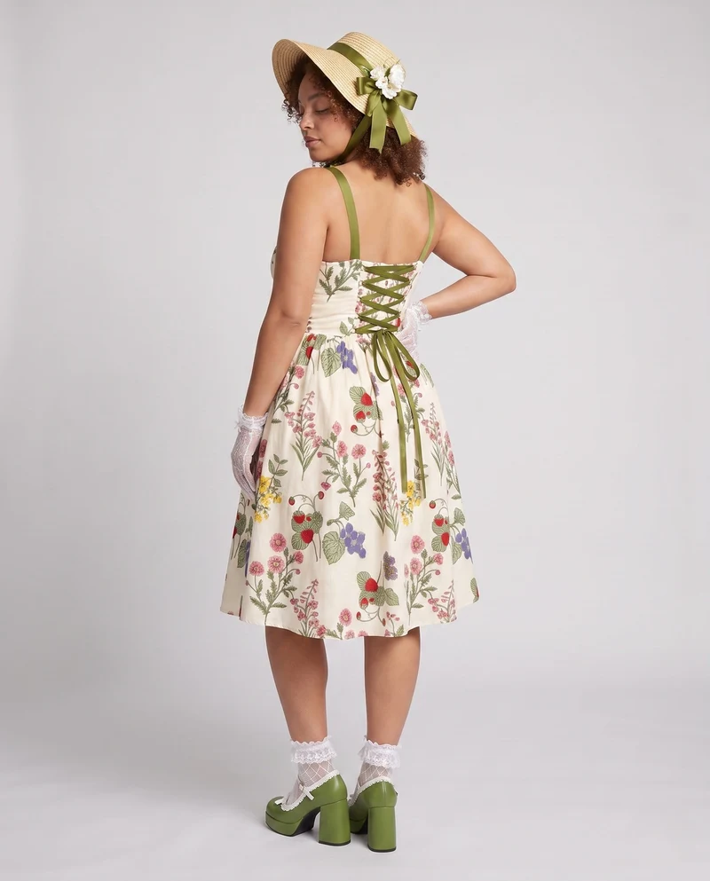 Damen Blumenkleid mit Rüschen und verstellbaren Trägern Nord Taschen